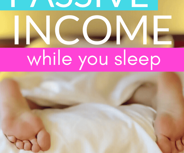 Check out these passive income ideas that you can get started easily! You'll find tips for ways to earn passive income on Etsy, investing money, photography, blogging, and more of the easiest ways to make passive income. Who doesn't want to earn money while they sleep?!