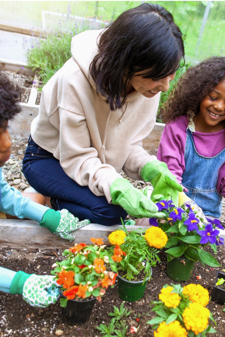 15 Family Side Hustles That Pay $75+ Every Weekend