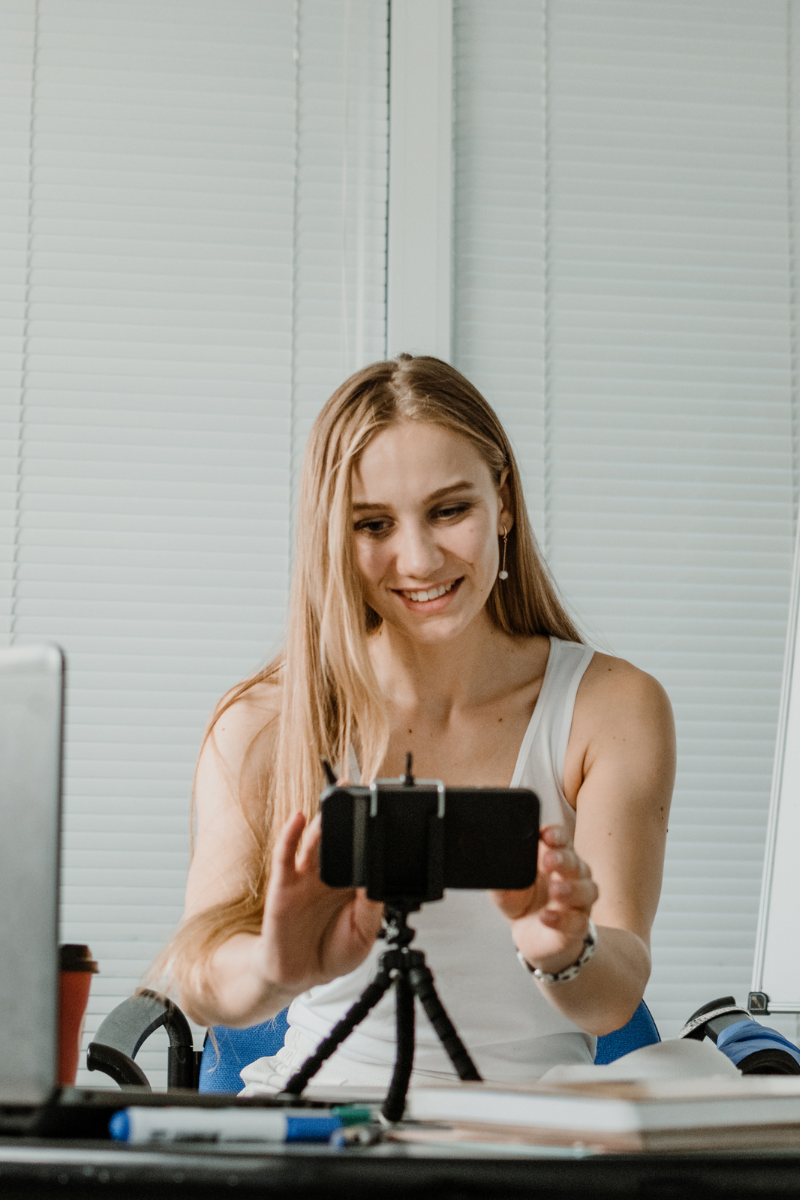 15 Side Hustles That Pay $3,000 a Month (Perfect for Busy Moms)