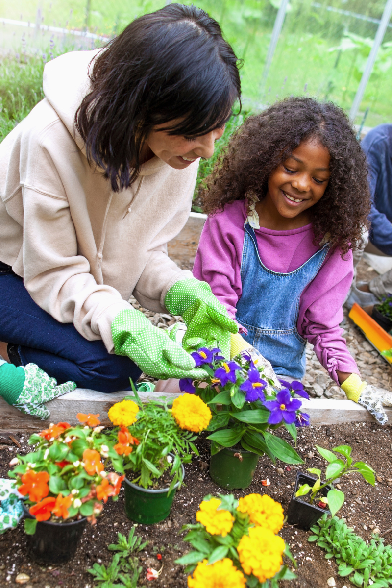 Side Hustles You Can Do With Your Kids: 12 Family-Friendly Ways to Earn Extra Income